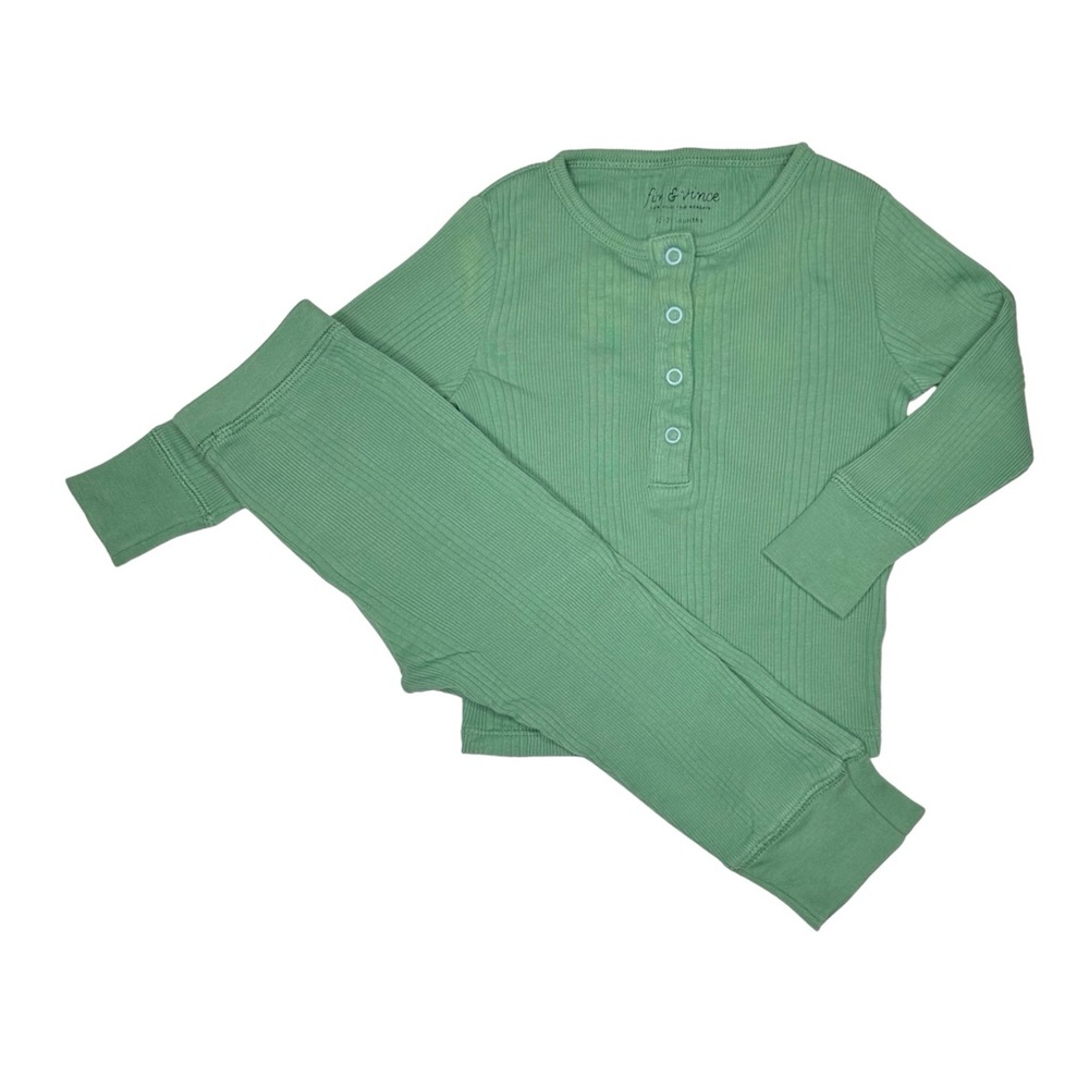 Fin & Vince‎ Schoolhouse Green Drop Needle Henley And Pants